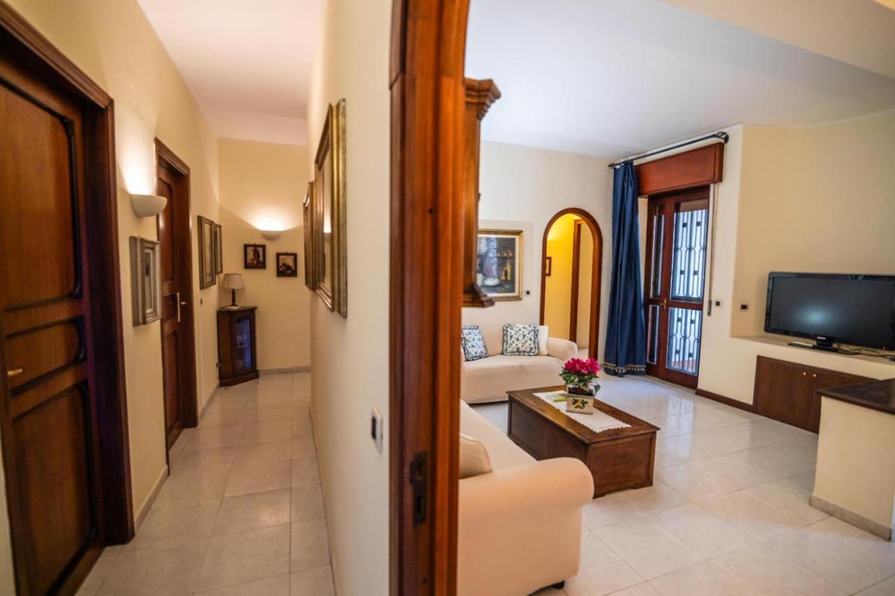 Courrier-House Apartment Aci Castello Bagian luar foto