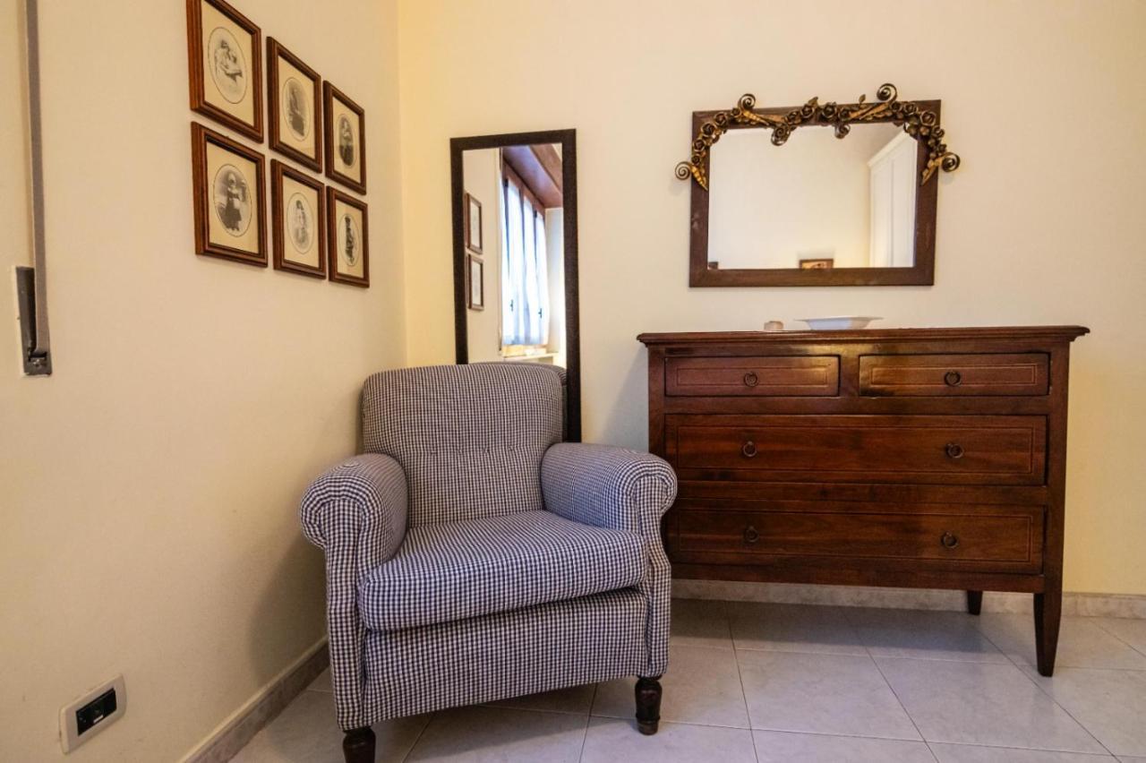 Courrier-House Apartment Aci Castello Bagian luar foto