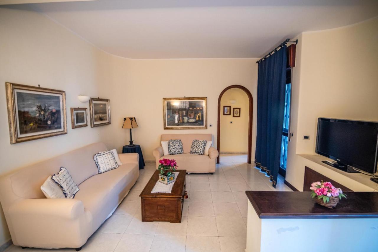 Courrier-House Apartment Aci Castello Bagian luar foto
