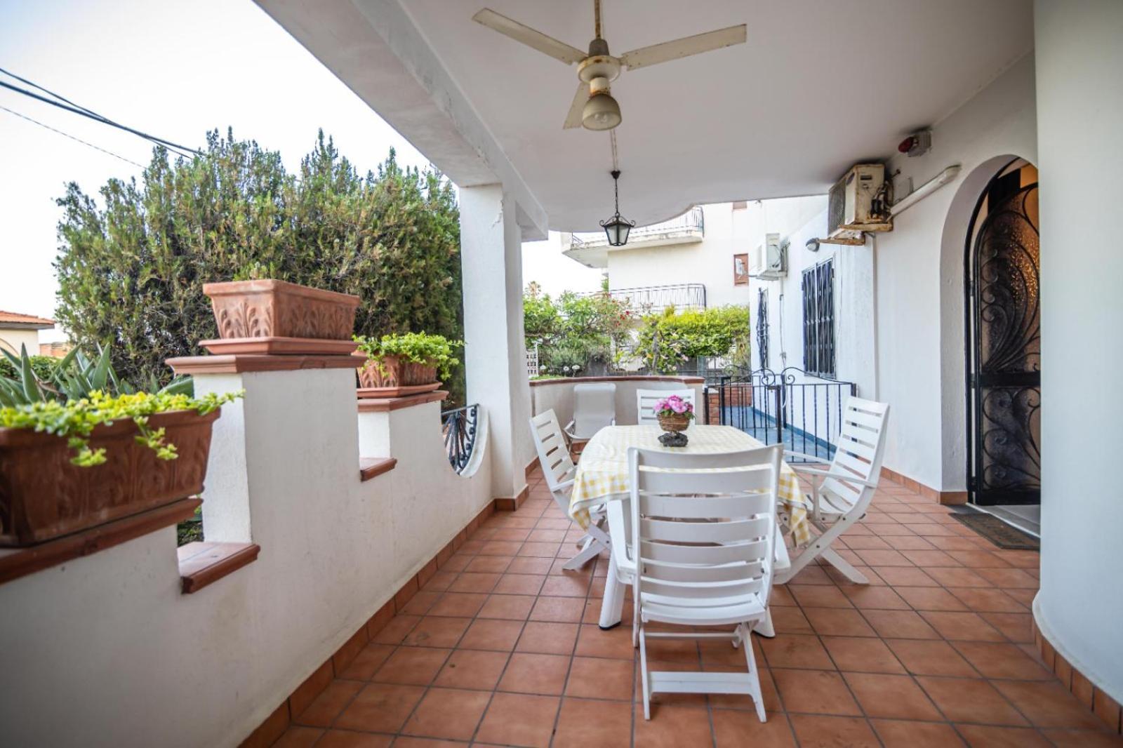 Courrier-House Apartment Aci Castello Bagian luar foto